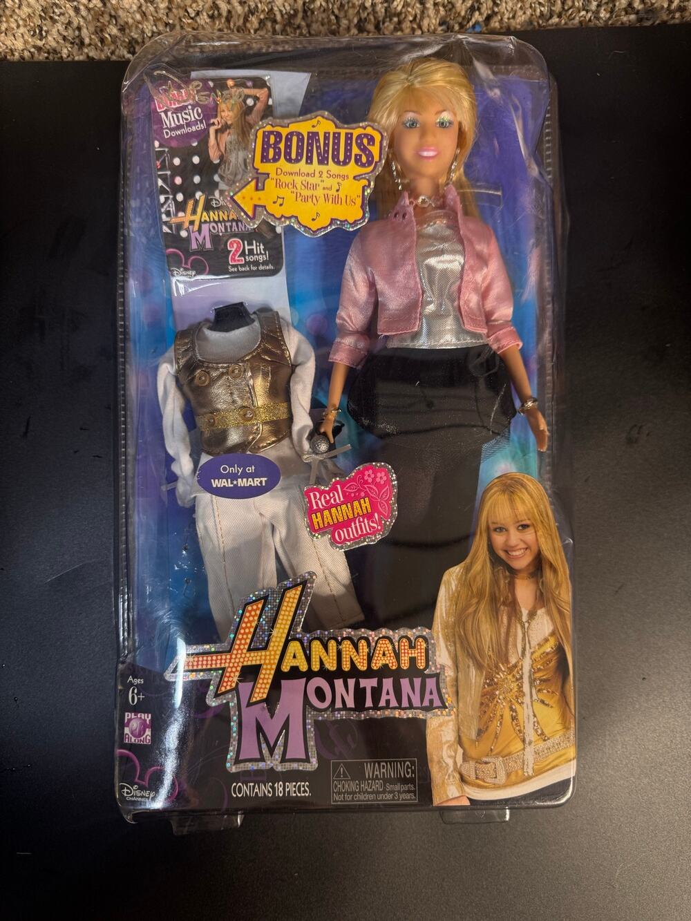 2007 Hannah Montana fashion doll Walmart Exclusive - slight package damage